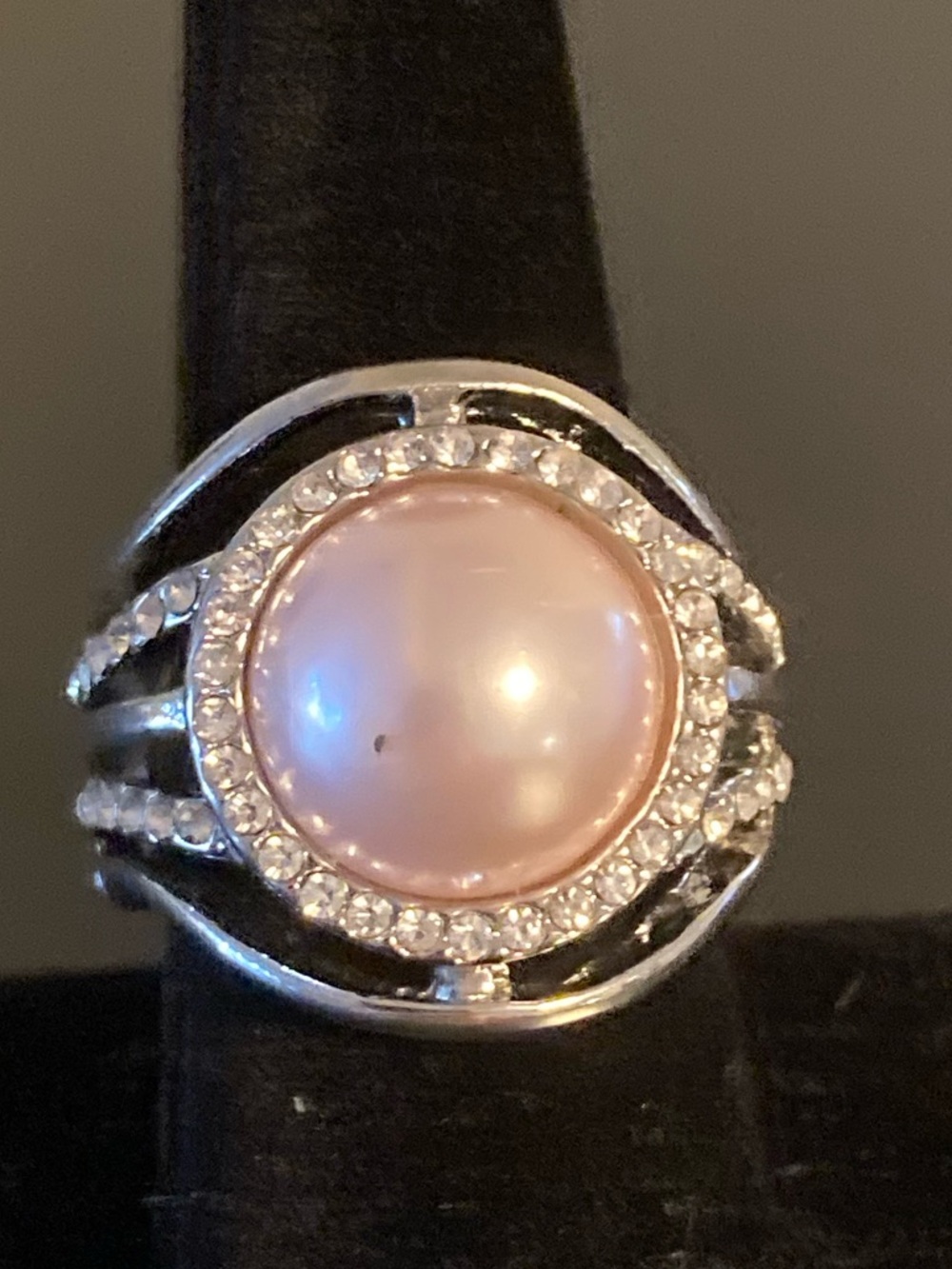 paparazzi Silver Ring with Pink Pearl and Clear Halo